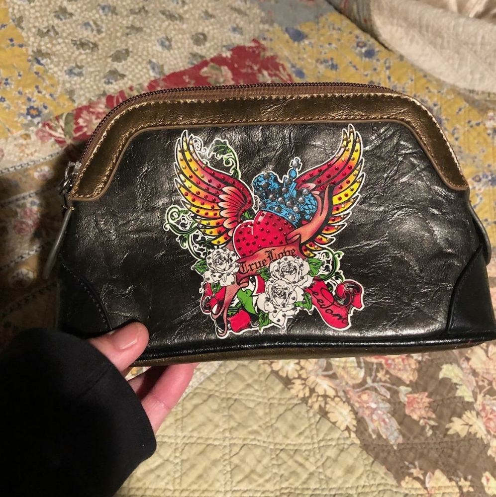 BEAUTIFUL EMBELLISHED CLUTCH